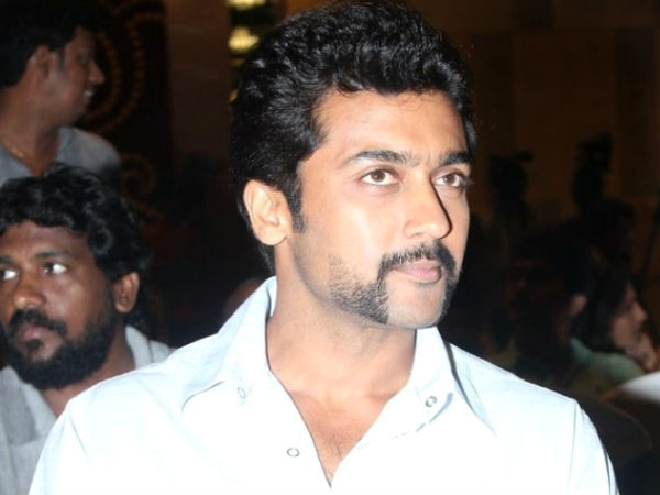 அக்கடச்சீமை இயக்குனருடன்