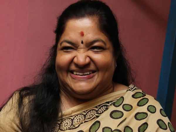 13 மொழிகளில் கூவிய குயில் இது