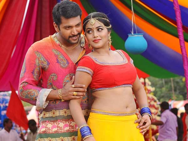 முன்னணியில்