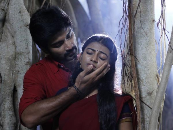 அசத்திய இசையமைப்பாளர்கள்