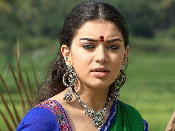 அசத்தலான நடிப்பு: