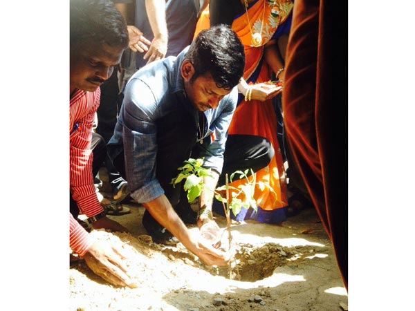 Actors like me are reel heroes, says Vishal Actors like me are reel heroes, says Vishal