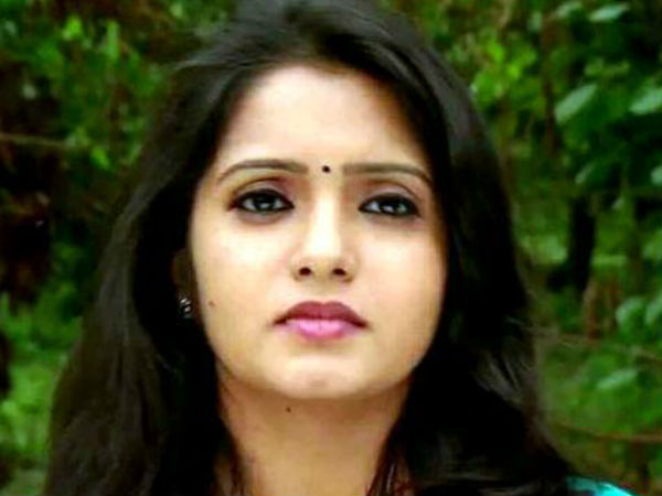 நான் மலர் ஆனது எப்படி