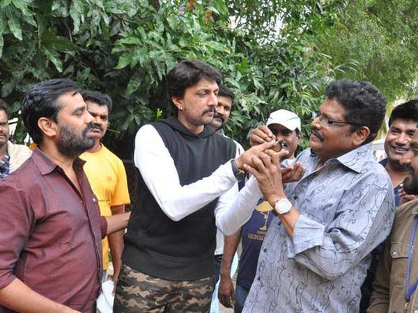 Sudeep celebrates birthday at Mudincha Ivana Pudi set Sudeep celebrates birthday at Mudincha Ivana Pudi set