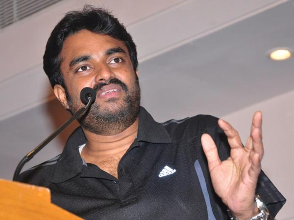 ஹாலோவென் பார்ட்டி தான் படமே