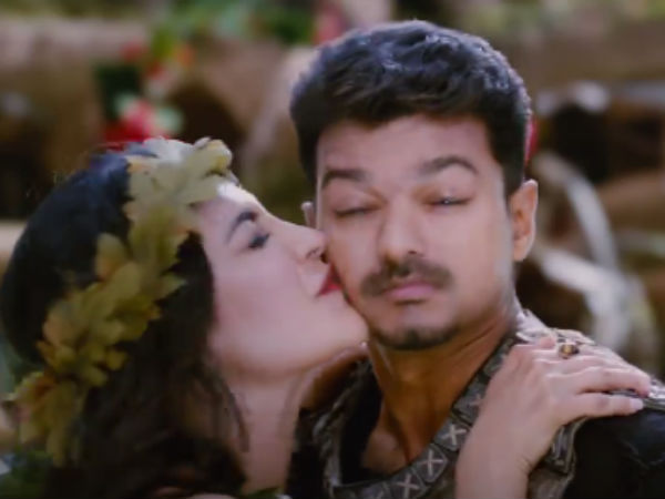 திருட்டு விசிடி விற்பனையும் அமோகம்
