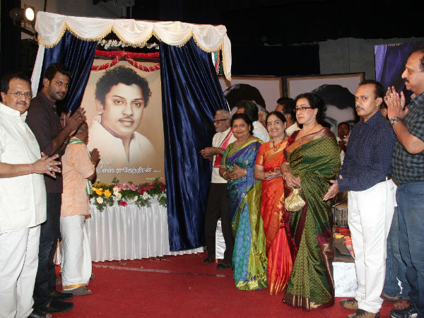 Arya doesn't know Satyajith Ray or Ambika - Vishal Arya doesn't know Satyajith Ray or Ambika - Vishal