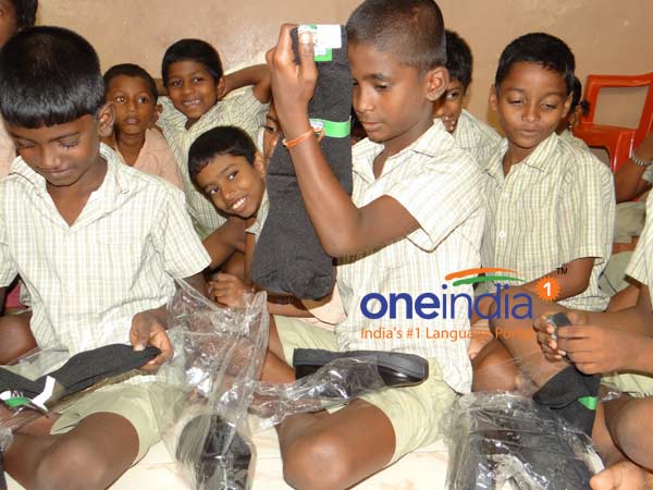 Vishal vows to present 1000 shoes to children, whenever he purchase shoe for him! Vishal vows to present 1000 shoes to children, whenever he purchase shoe for him!
