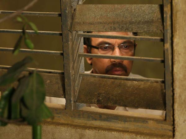 Oru Naal Iravil Review Oru Naal Iravil Review