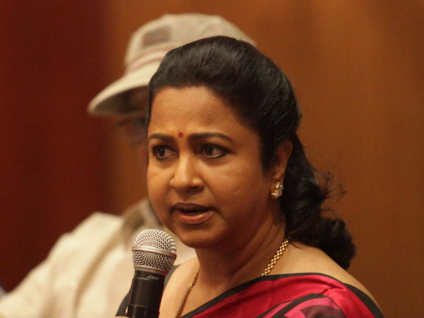 பஞ்சாயத்து பேசிய ராதிகா