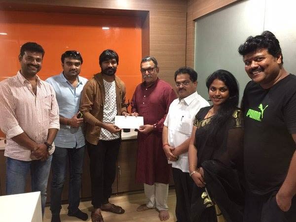 களத்தில் குதித்த பிரபலங்கள்