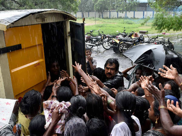 நிவாரணப் படலம்
