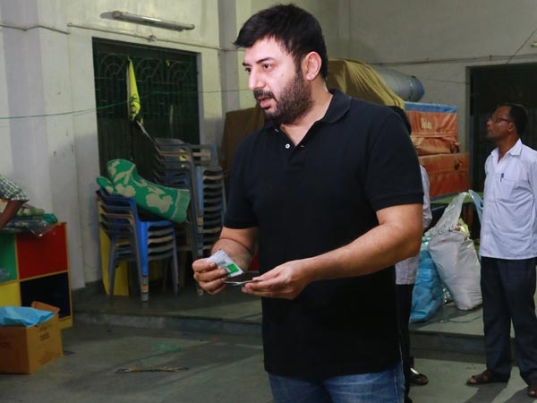Arvindswamy provides medical air to 2 lakh families Arvindswamy provides medical air to 2 lakh families