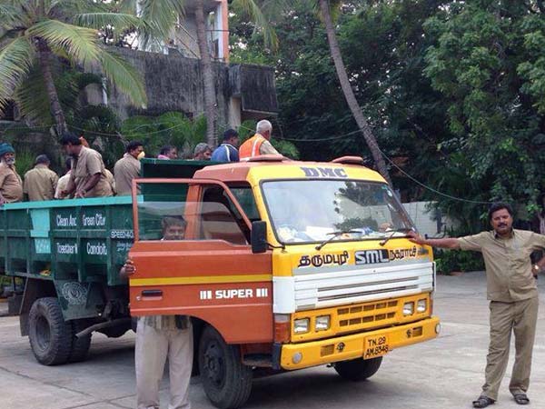 Rajini provides shelter for 1000 sanitary workers Rajini provides shelter for 1000 sanitary workers