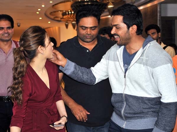 Tamannaah celebrates birthday at Thozha set Tamannaah celebrates birthday at Thozha set