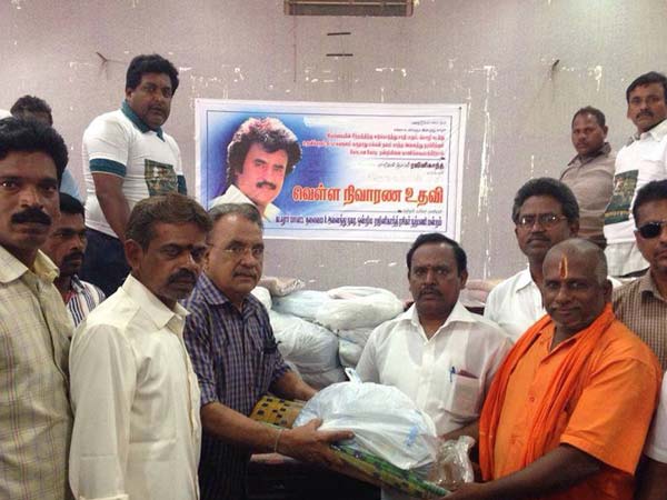 Rajinikanth's flood relief reaches next stage in Cuddalore Rajinikanth's flood relief reaches next stage in Cuddalore