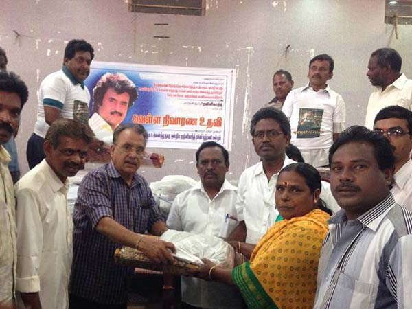 Rajinikanth's flood relief reaches next stage in Cuddalore Rajinikanth's flood relief reaches next stage in Cuddalore