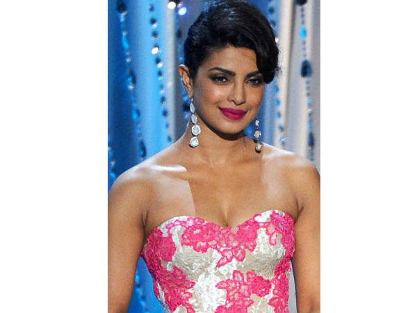 Priyanka Chopra to Present Oscar Awards Priyanka Chopra to Present Oscar Awards