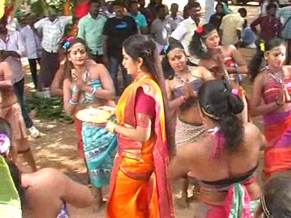 பன்மொழிகளில்
