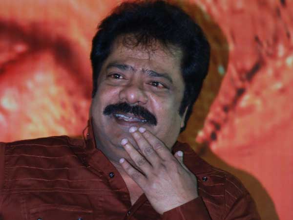 Just 20 viewers watched Aan Paavam on its first day - R Pandiyarajan Just 20 viewers watched Aan Paavam on its first day - R Pandiyarajan