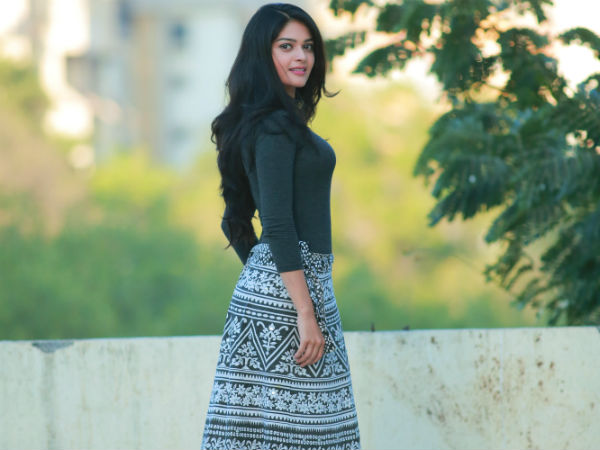 Marathi actress Vaibavi makes her debut in Santhanam's Server Sundaram Marathi actress Vaibavi makes her debut in Santhanam's Server Sundaram