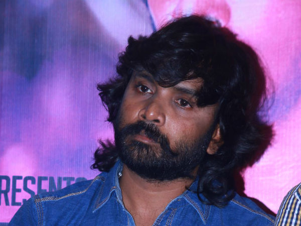 வரிகளே புரிவதில்லை...