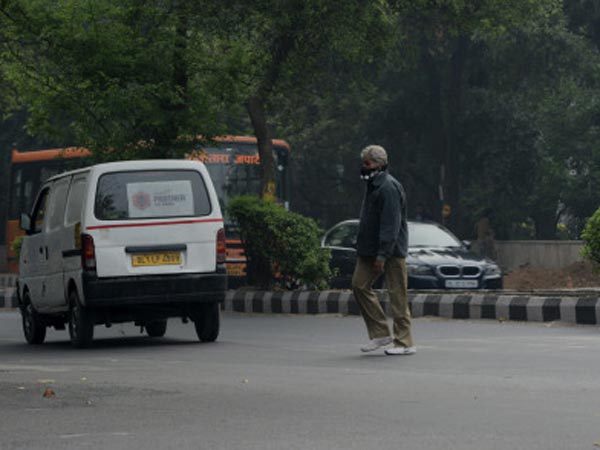 Amitabh Bachchan goes unrecognised on busy streets of Delhi: Know how? Amitabh Bachchan goes unrecognised on busy streets of Delhi: Know how?