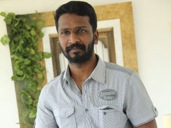 ஆனந்த் இயக்கம்