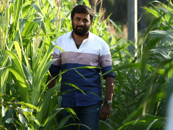 Debutant director waiting one year for Sasikumar Debutant director waiting one year for Sasikumar