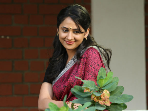 Debutant director waiting one year for Sasikumar Debutant director waiting one year for Sasikumar
