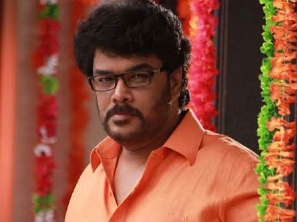 காதலில் விழும் அரசியல்வாதி...