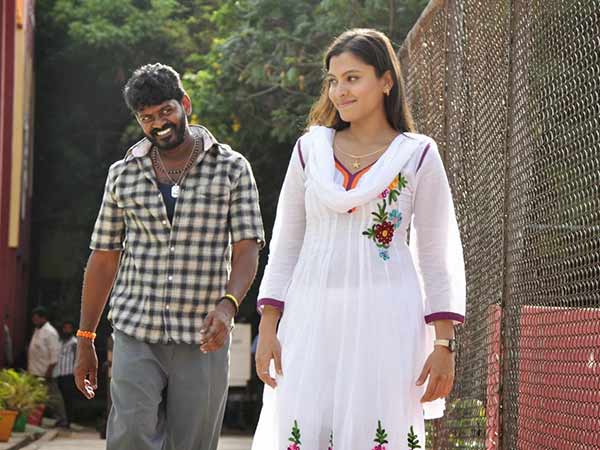 சாலையோரம்
