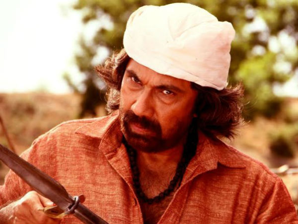 பேயாக மாறிய கட்டப்பா...