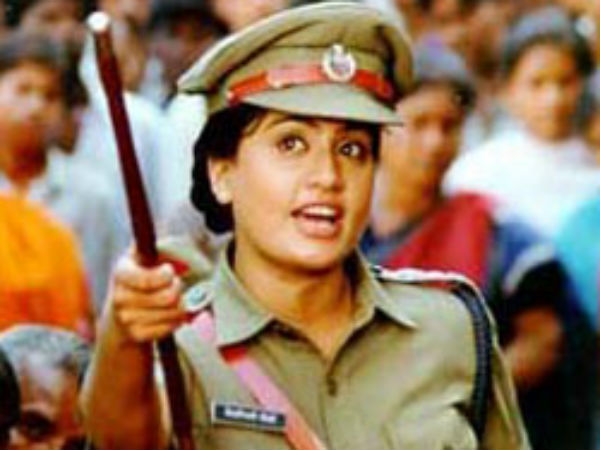 காக்கிச் சட்டை காதலிகள்