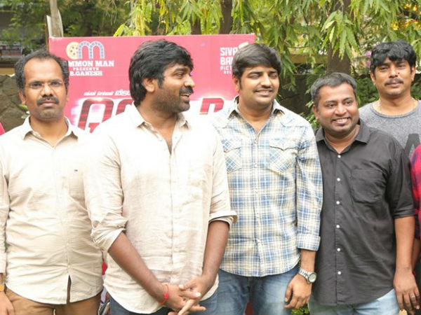 தயாரிப்பாளர் ஸ்கூல்மேட்