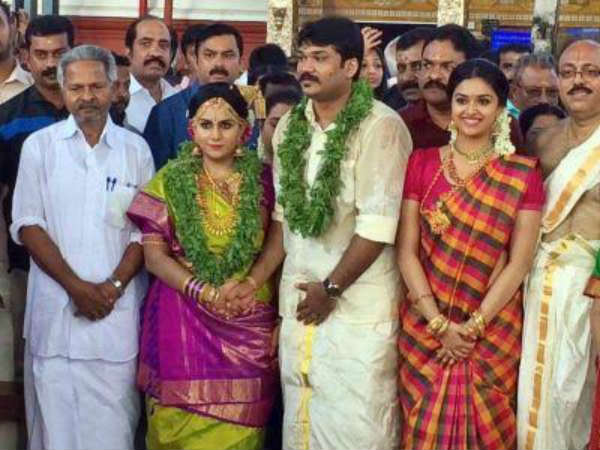 Sivakarthikeyan in Keerthi Suresh family marriage Sivakarthikeyan in Keerthi Suresh family marriage