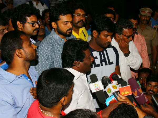 Cauvery Issue: Unhappy with Nadigar Sangam's stand Cauvery Issue: Unhappy with Nadigar Sangam's stand