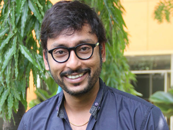 RJ Balaji towards Santhanam's place RJ Balaji towards Santhanam's place