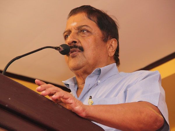 Sivakumar praises Allu Arjun Sivakumar praises Allu Arjun