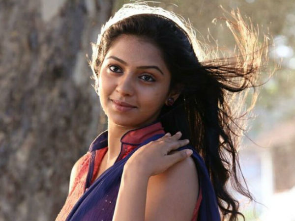 Lakshmi Menon decides to accept glam roles Lakshmi Menon decides to accept glam roles