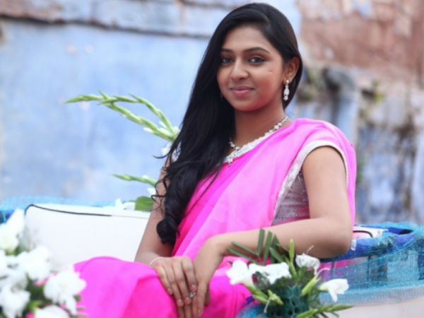 Lakshmi Menon decides to accept glam roles Lakshmi Menon decides to accept glam roles