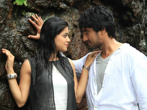 Industrialist Kumar makes his debut as Munnodi Industrialist Kumar makes his debut as Munnodi
