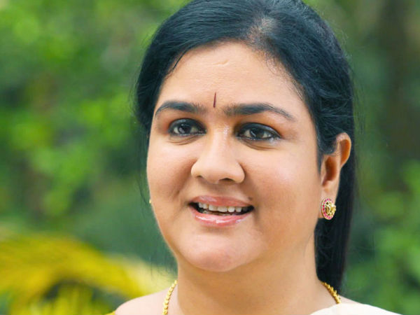 முதல் புகார்