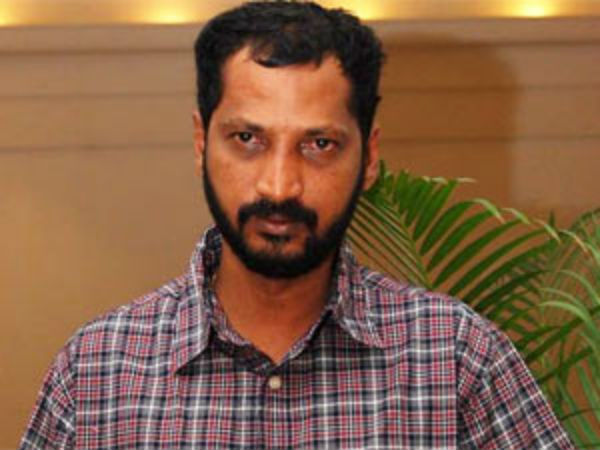 Na Muthukkumar's son honoured at Devi stage Na Muthukkumar's son honoured at Devi stage