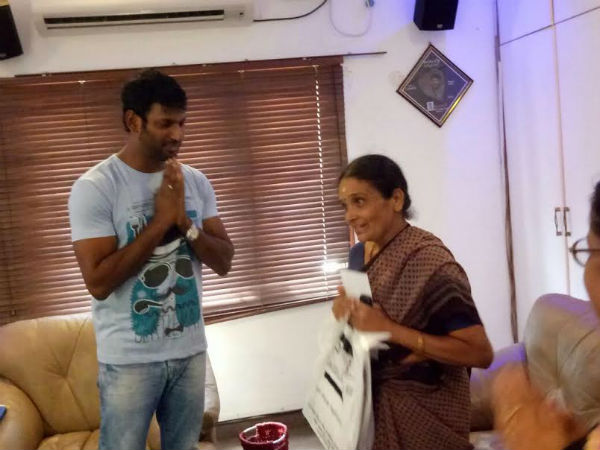 Vishal helps Chandrabose family Vishal helps Chandrabose family