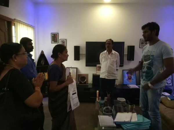 Vishal helps Chandrabose family Vishal helps Chandrabose family