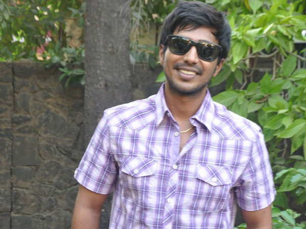 Amala Paul pairs up with Vishnu Amala Paul pairs up with Vishnu