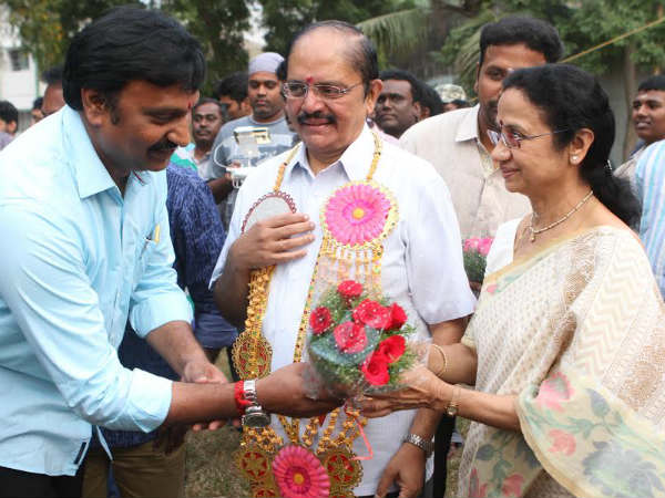 Bairava shooting wrap up with traditional sign Bairava shooting wrap up with traditional sign