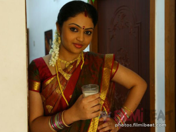 Jayalakshmi mystery draws fans towards Saithan Jayalakshmi mystery draws fans towards Saithan