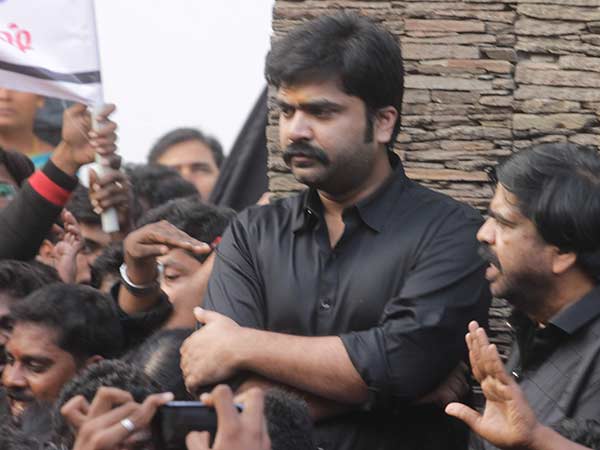 Seeman appreciates Simbu Seeman appreciates Simbu